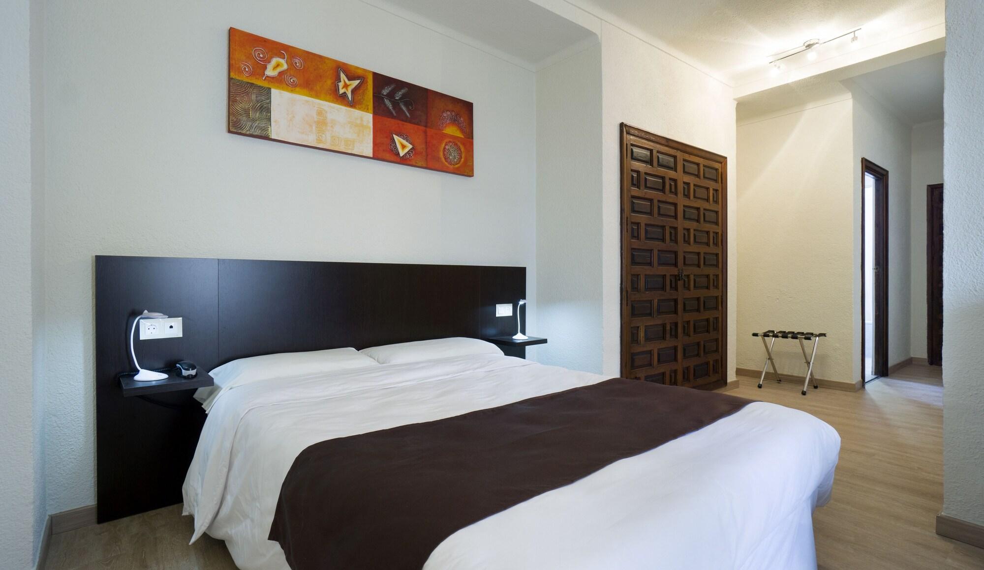 เอล โปโซ Hotel ตอร์เรโมลิโนส ภายนอก รูปภาพ