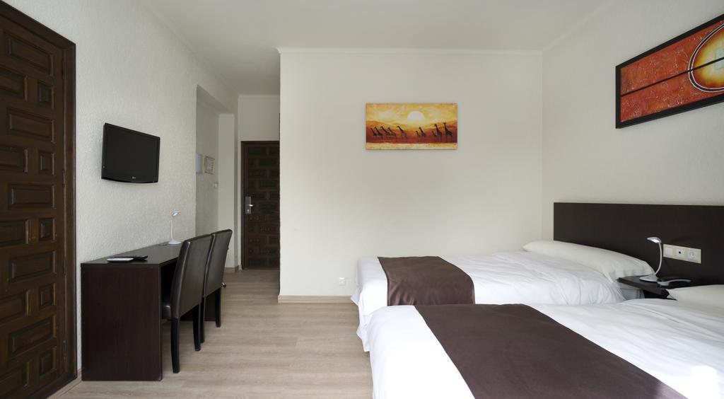 เอล โปโซ Hotel ตอร์เรโมลิโนส ห้อง รูปภาพ